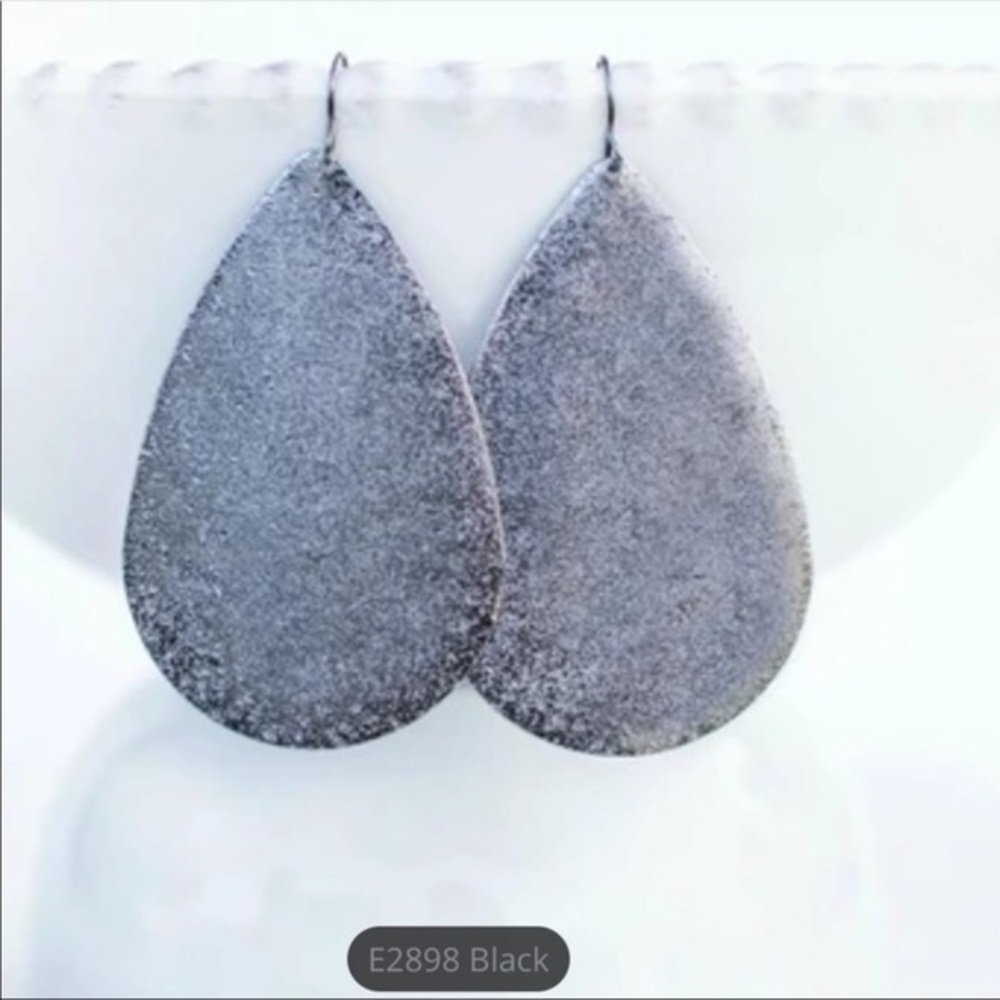 Metal Teardrop Dangle Earrings - Black